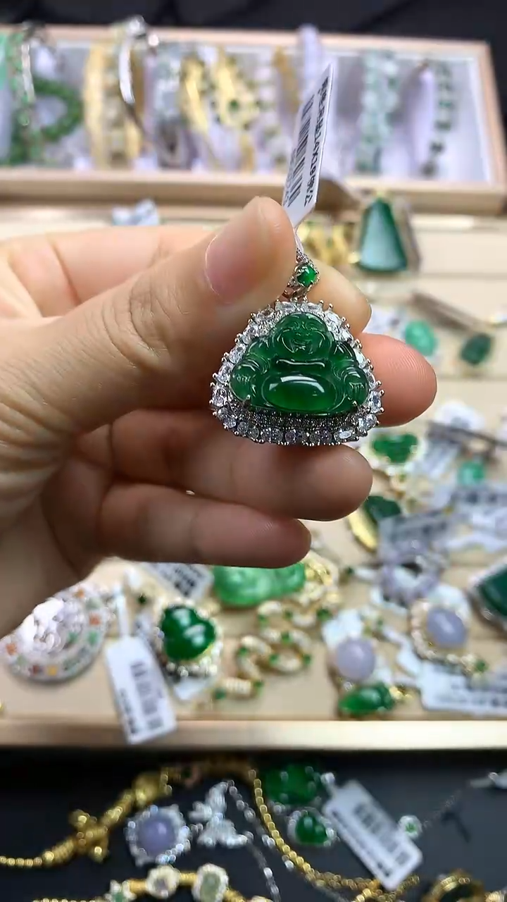 翡翠银S925镶嵌颈饰翡翠 银S925镶嵌 颈饰