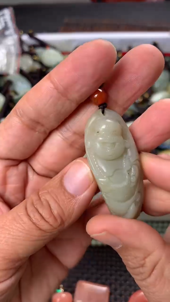 【闪购商品】和田玉颈饰未镶嵌多样性发货没有证书拍一发一有瑕