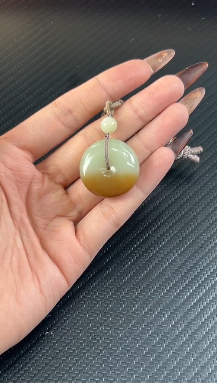 吊坠(赠链)未镶嵌和田玉若羌微色差平安扣