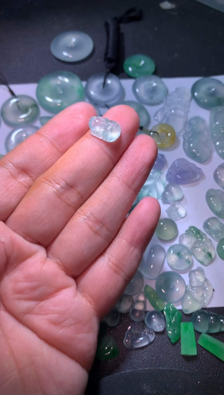 【闪购商品】翡翠颈饰未镶嵌貔貅