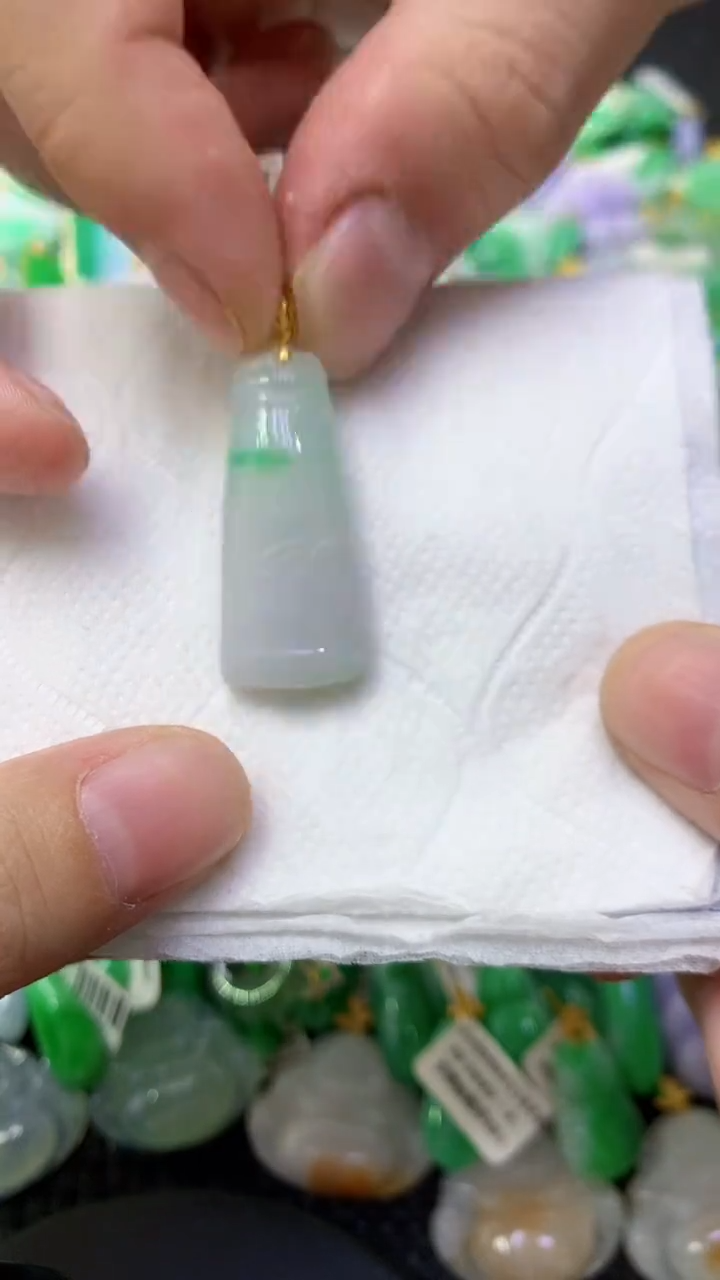 颈饰未镶嵌翡翠天然缅甸翡翠A货