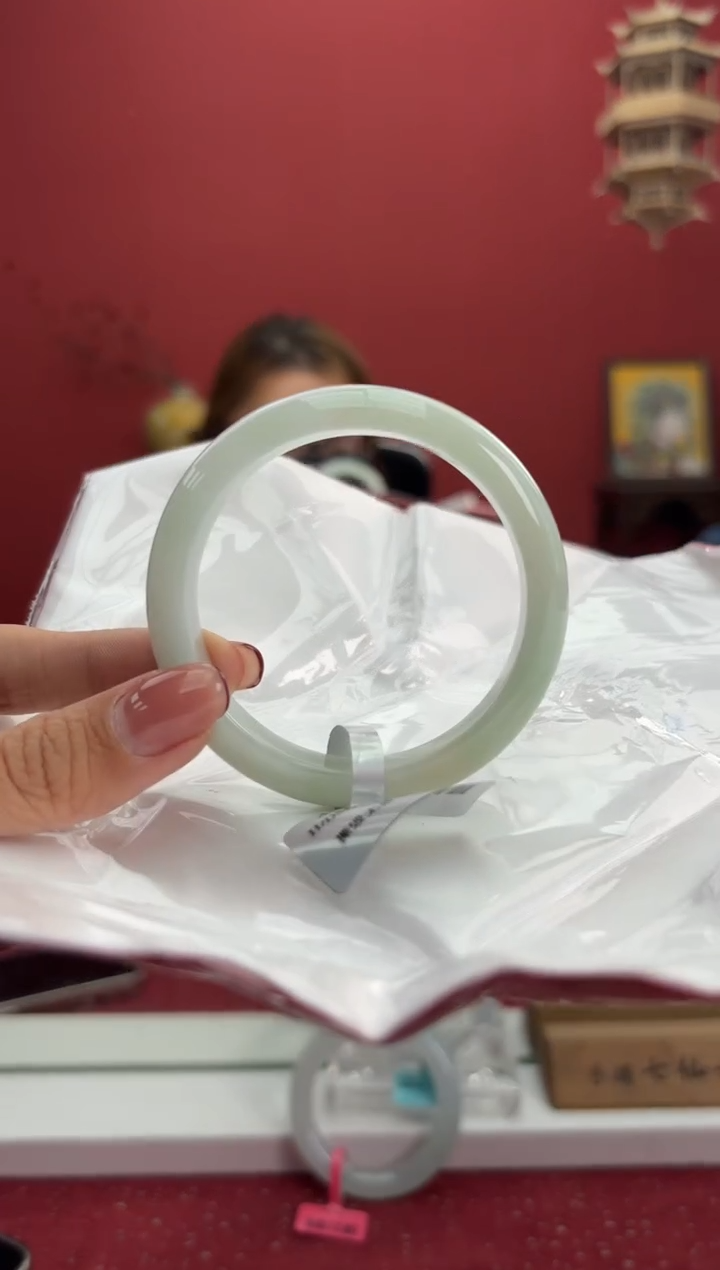 【闪购商品】翡翠手镯未镶嵌21手镯