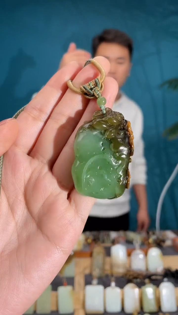 颈饰未镶嵌和田玉1