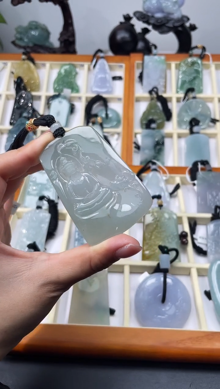 颈饰未镶嵌翡翠观音