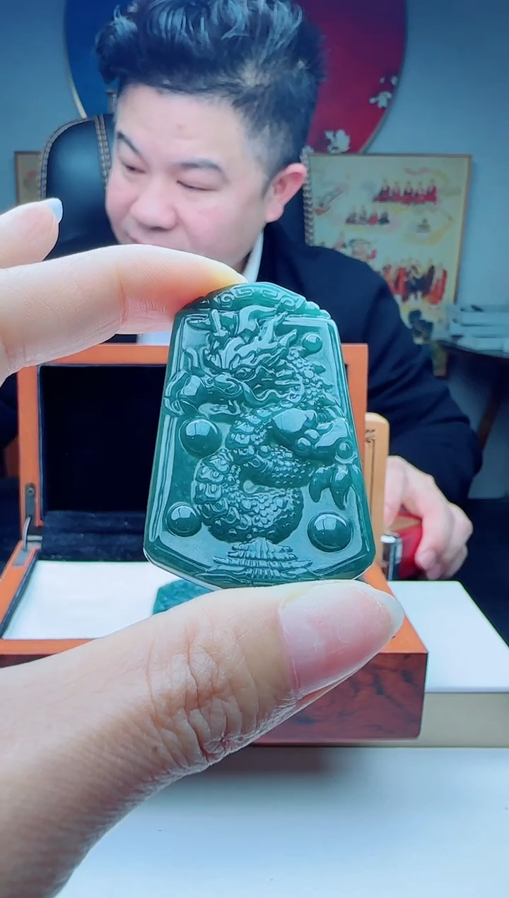 颈饰未镶嵌翡翠多样性发其一