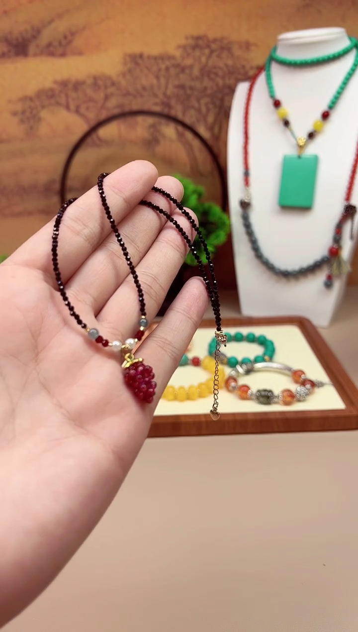 14K金镶嵌颈饰石榴石X121