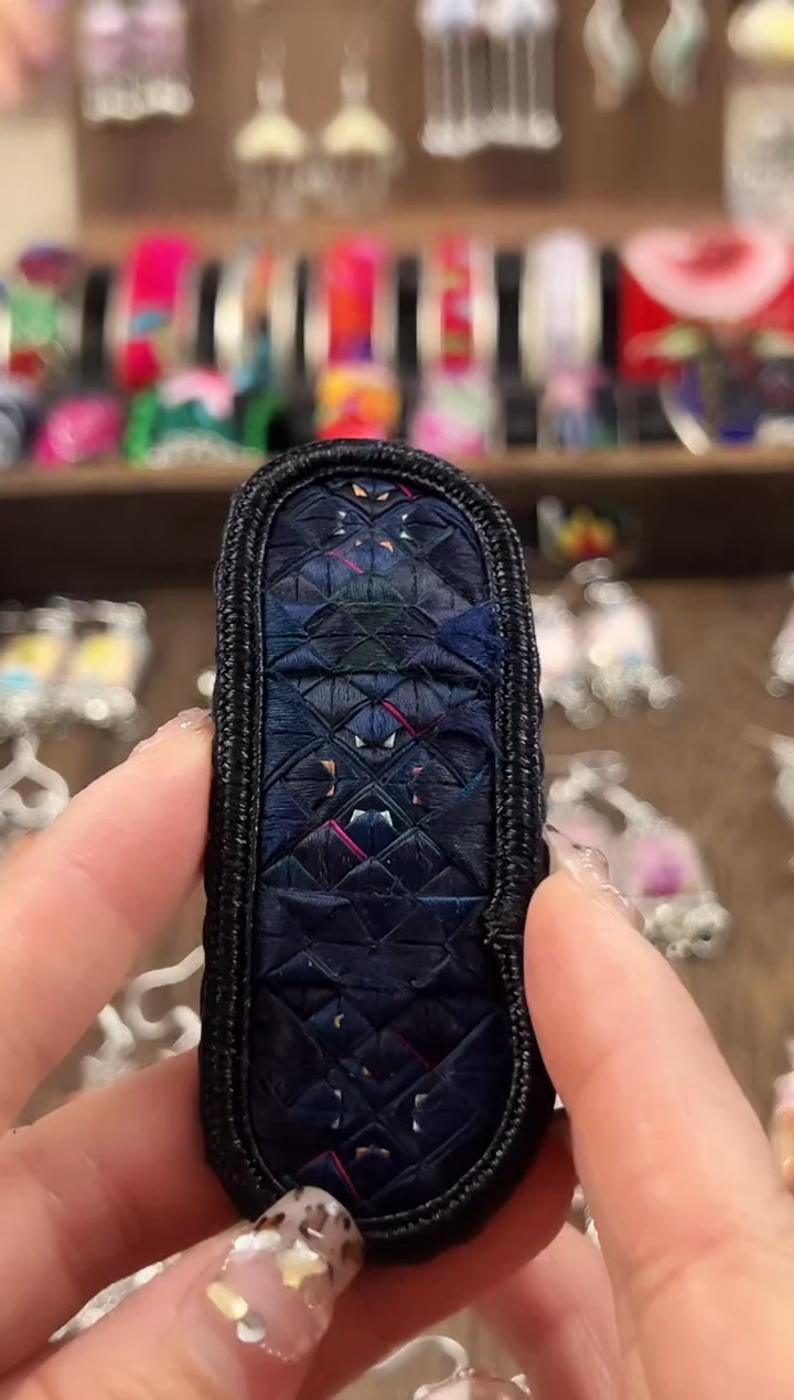 【闪购商品】织绣民族风老绣饰品070