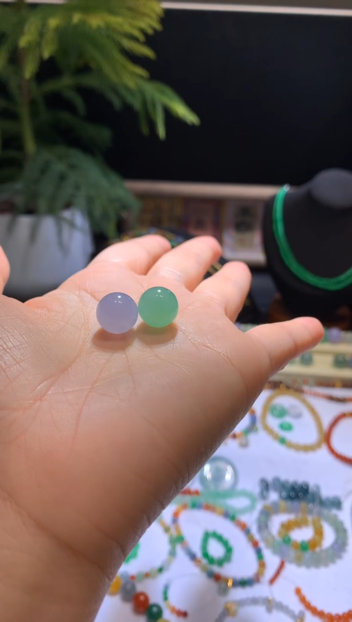 【闪购商品】定制翡翠未镶嵌11.5*珠子