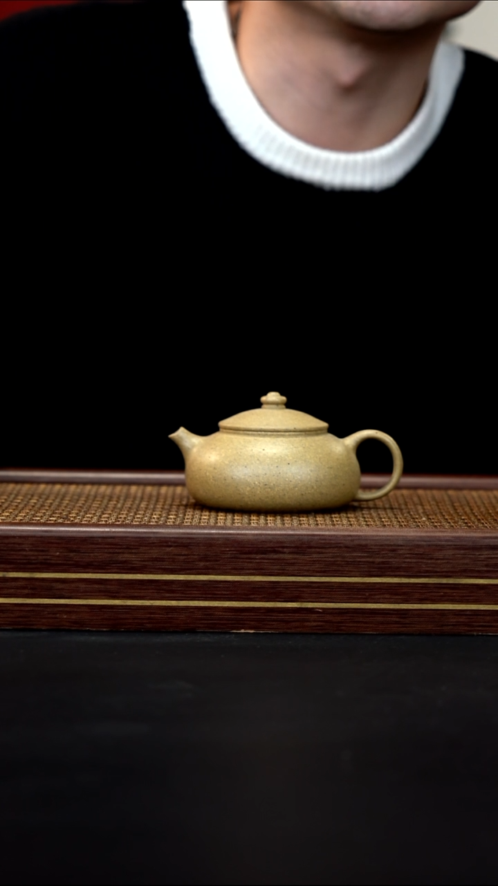 茶壶紫砂XJ    老档口蟹壳青     寒江   150cc