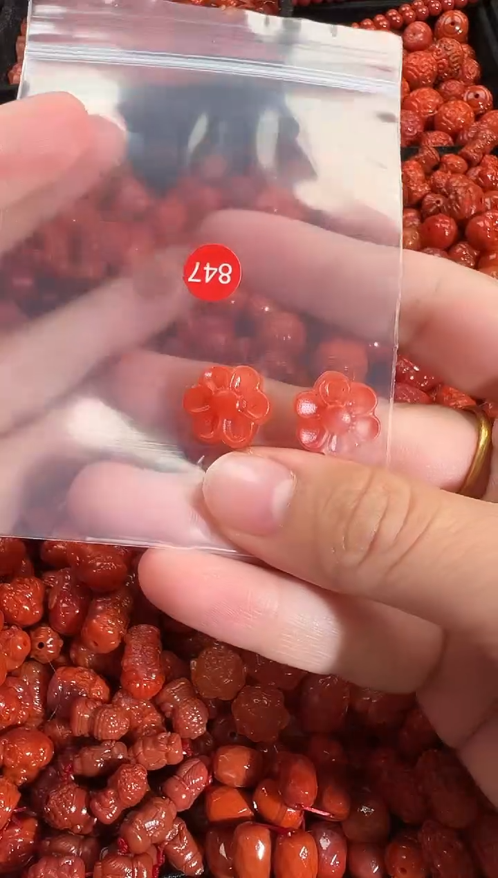 颈饰未镶嵌南红玛瑙1