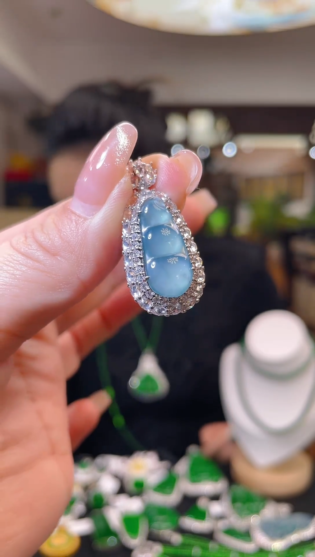 【闪购商品】翡翠吊坠(不含链)未镶嵌多样性发其一