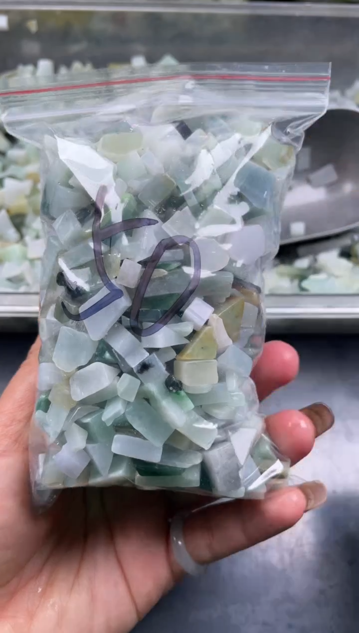 配石翡翠天然翡翠迷你500克50