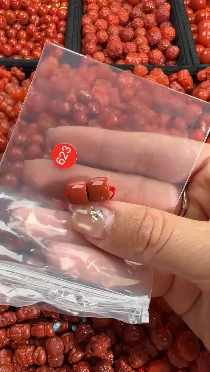 南红玛瑙合金颈饰2