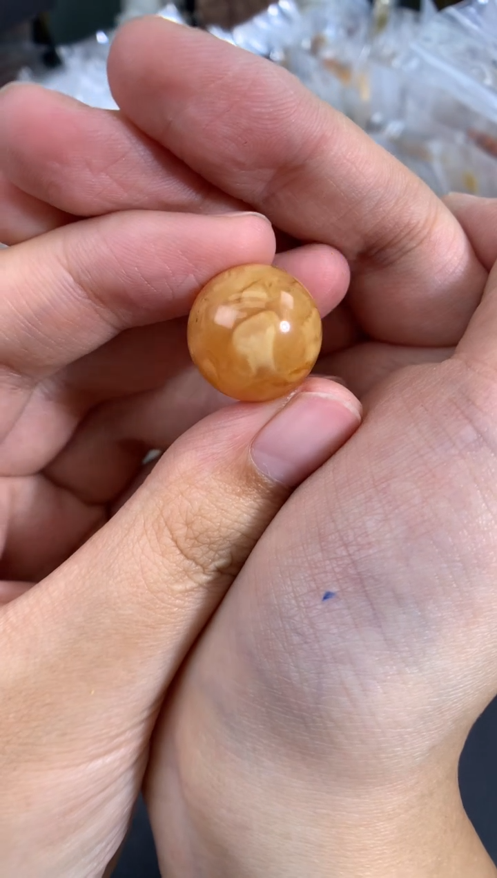 蜜蜡未镶嵌珠宝奇石1