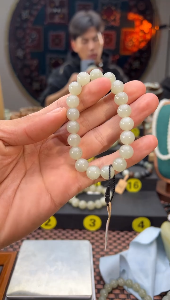 未镶嵌手串和田玉且末料青白玉手串卡10