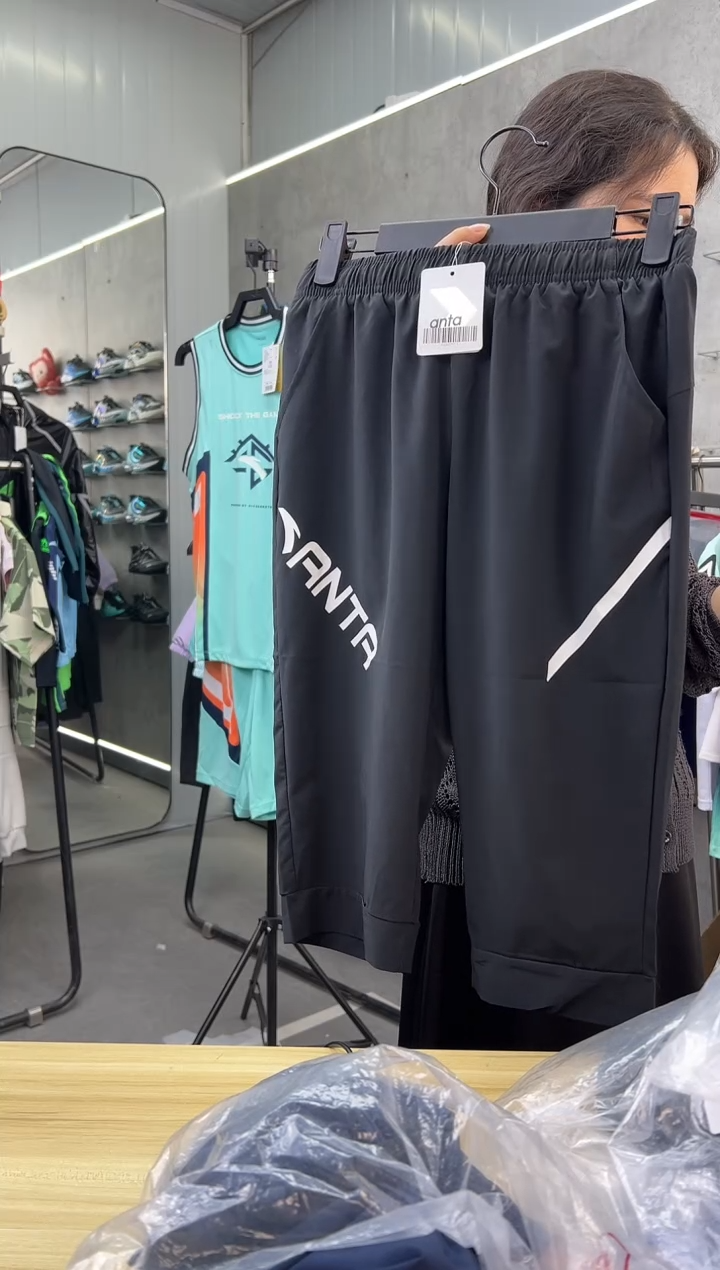 安踏儿童衣服尺码 ：150