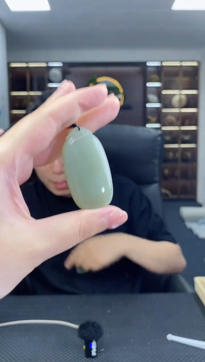 和田玉未镶嵌颈饰无事牌清货3