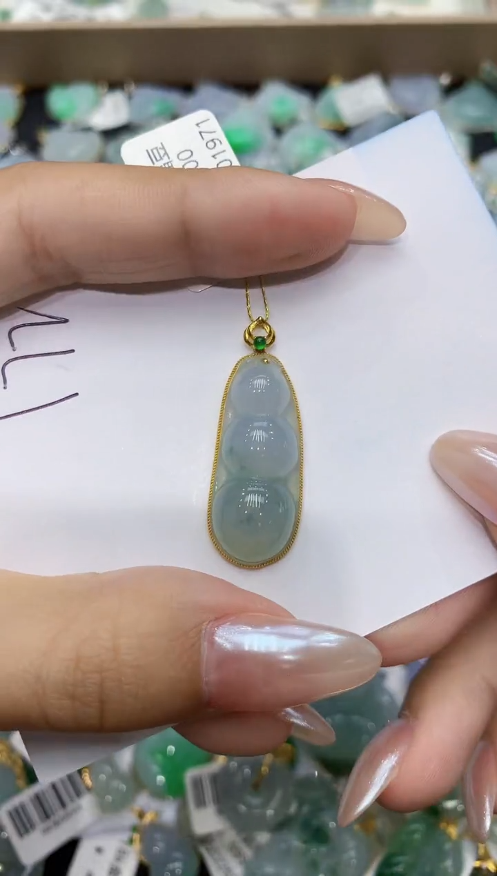翡翠18K金镶嵌颈饰111111111111  