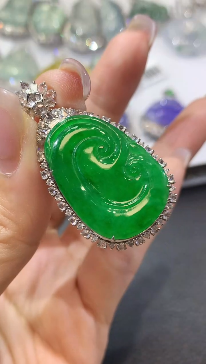 【闪购商品】翡翠吊坠(不含链)18K金镶嵌D34