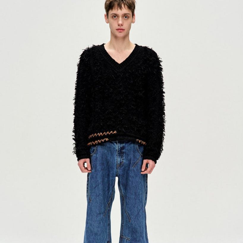 Andersson Bell 设计师品牌CLV概念店 黑色翅膀V领针织毛衣