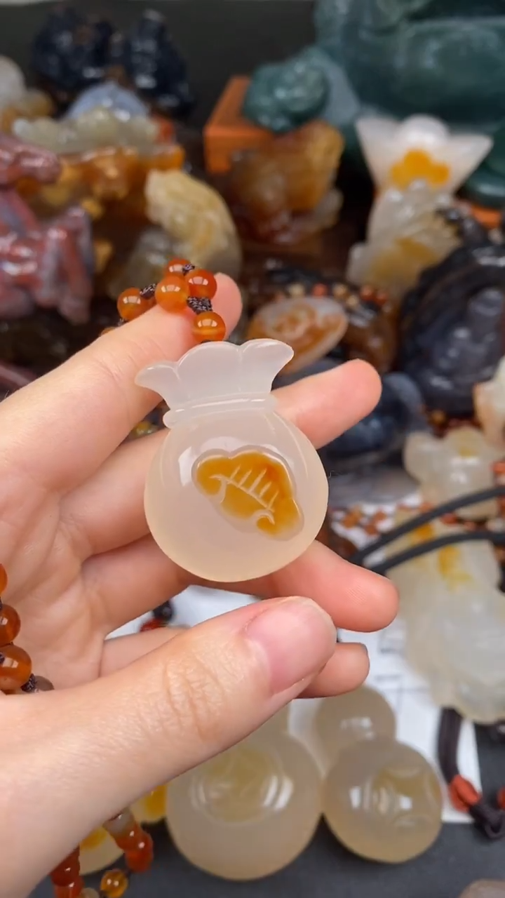 未镶嵌颈饰玛瑙/玉髓诺***许AA