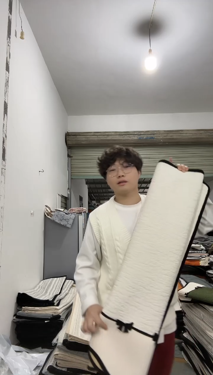 雪尼尔90*180白色碟依