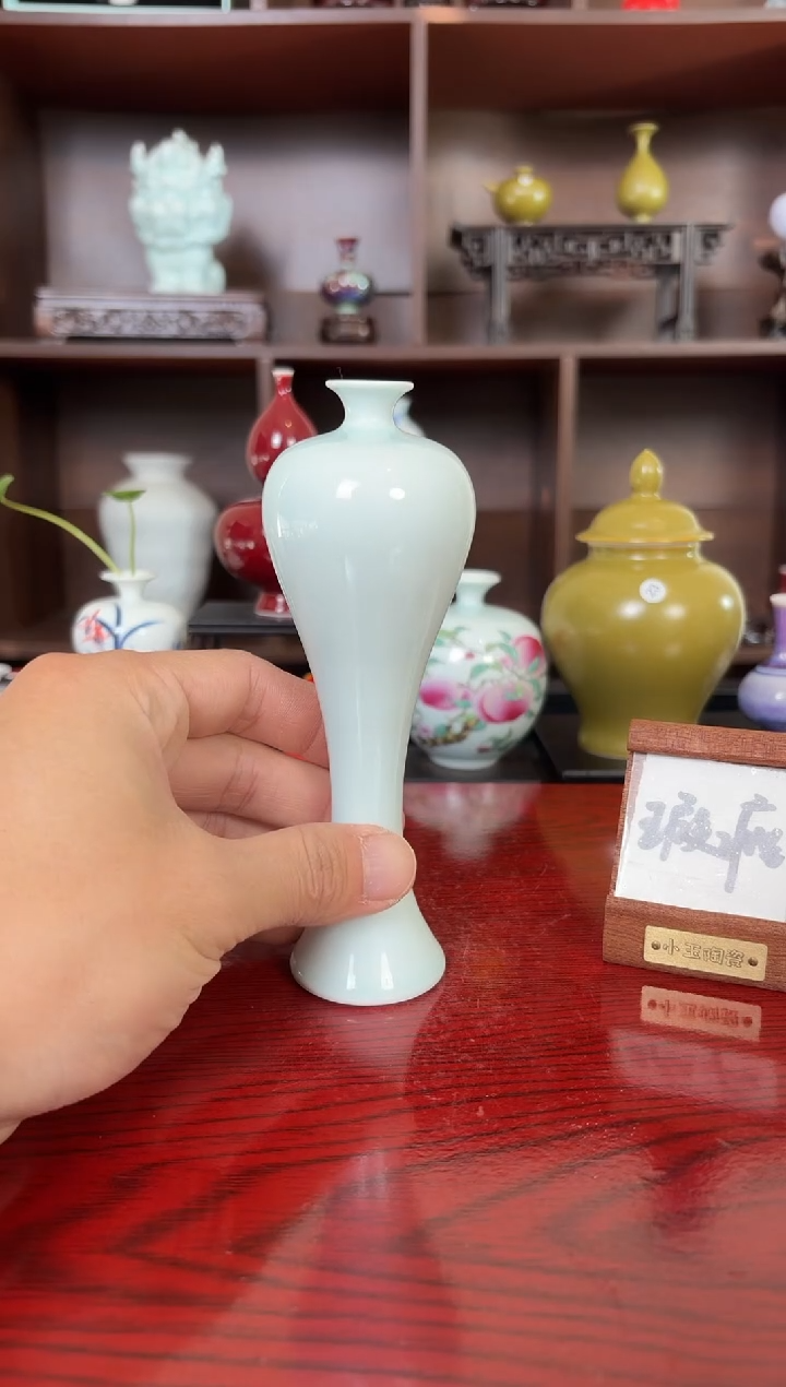 摆件瓷12.28早微瑕小花瓶摆件