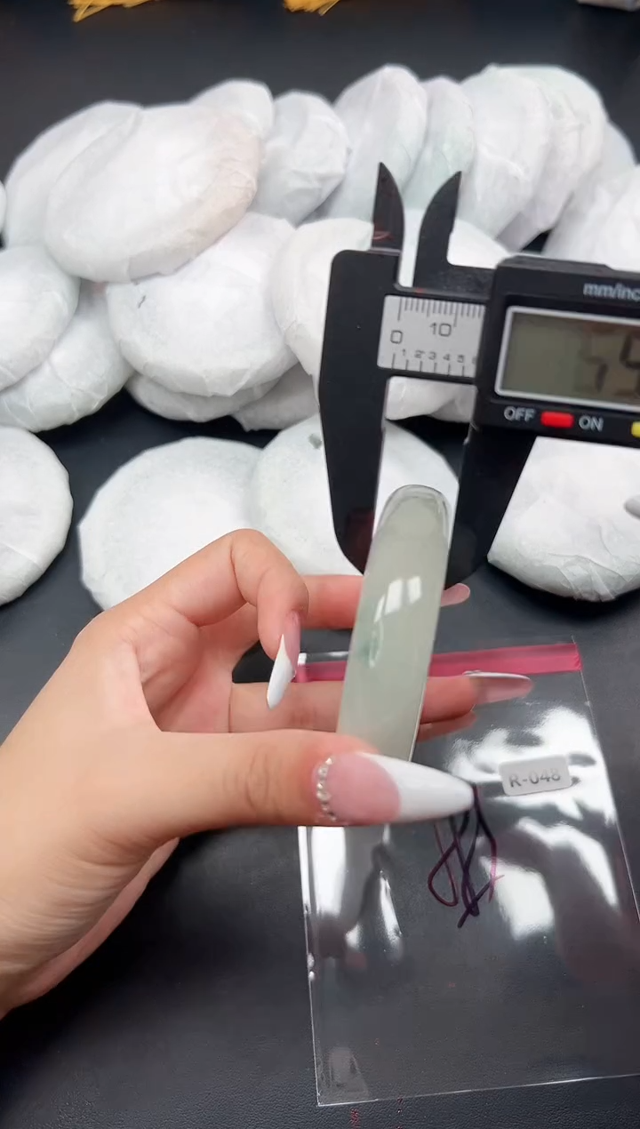 精品手镯，一物一拍R-048