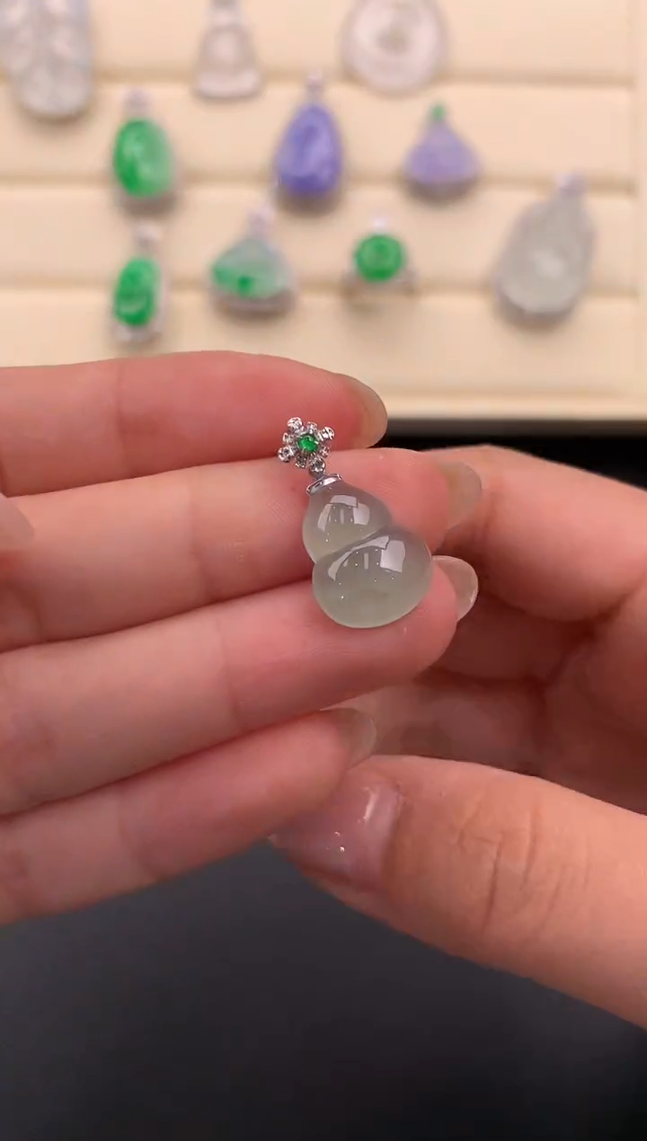 【闪购商品】翡翠颈饰18K金镶嵌Q300      