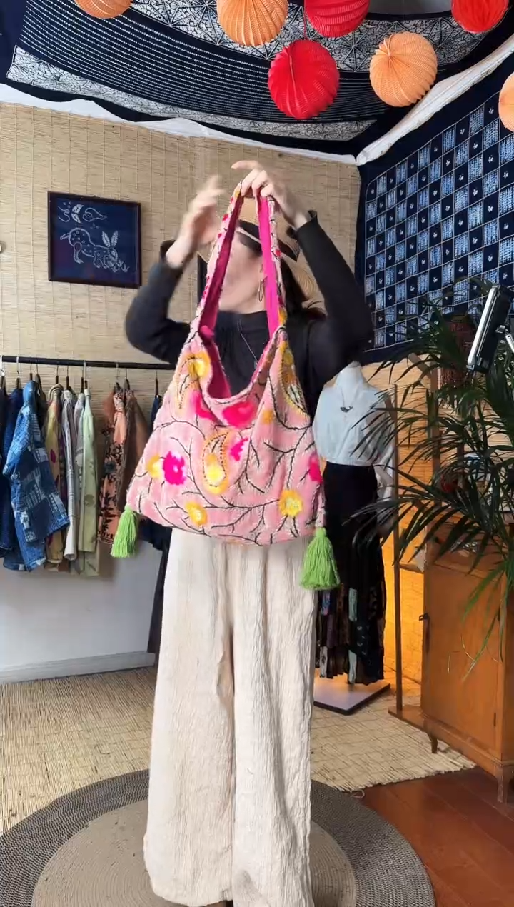 【闪购商品】设计师款粉刺绣包包