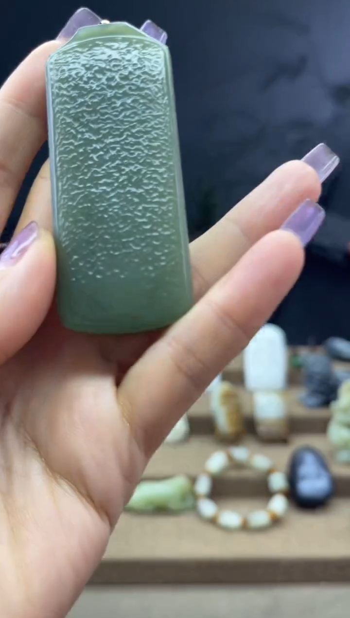 颈饰未镶嵌和田玉1