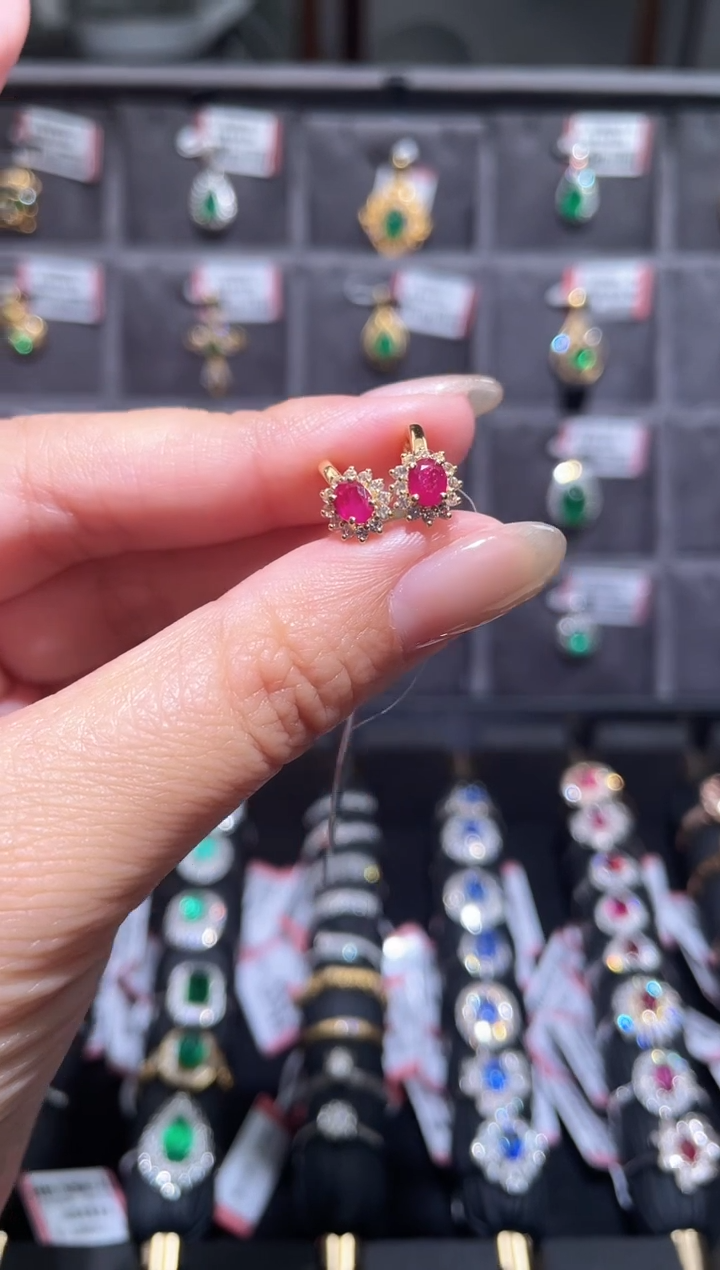 【闪购商品】红宝石耳饰18K金镶嵌红宝石耳饰