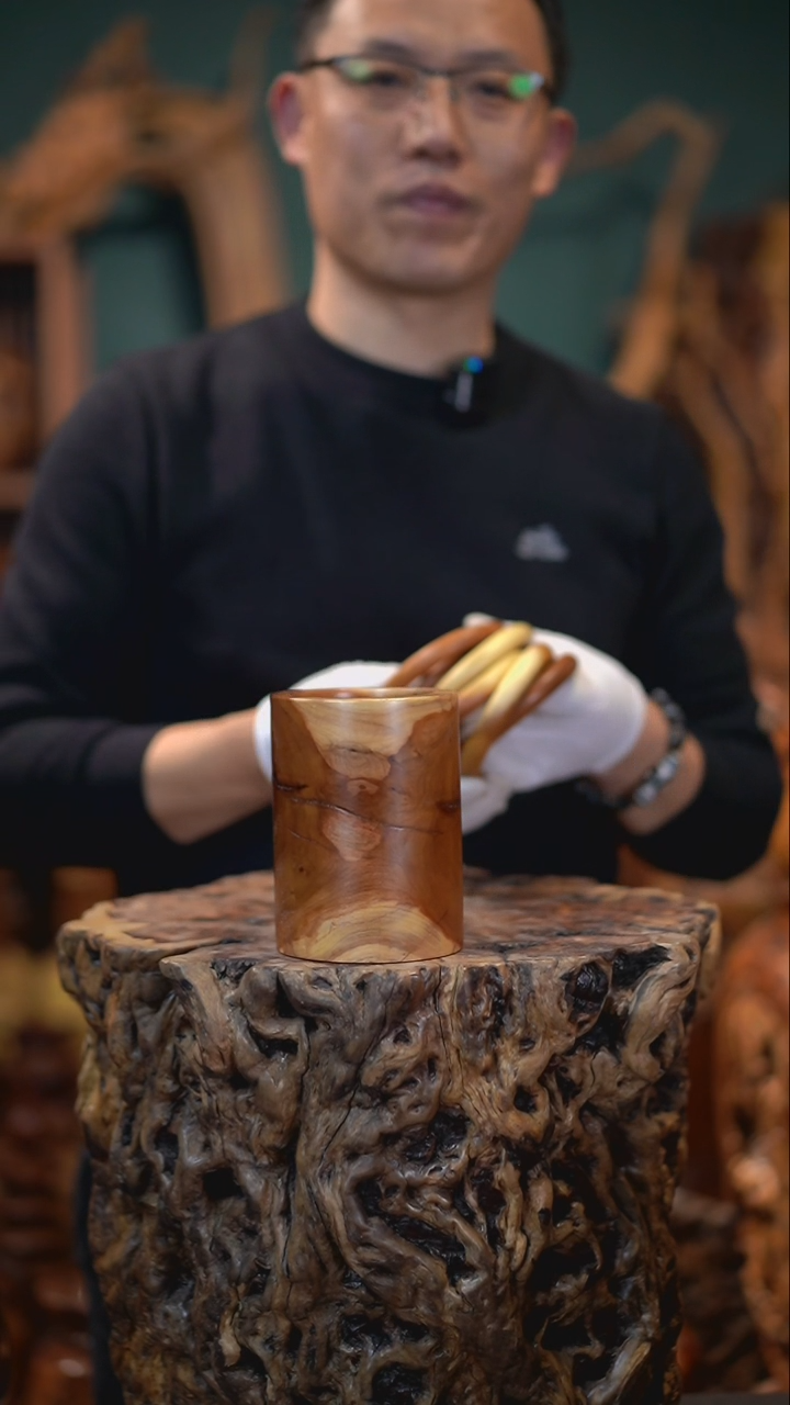 【闪购商品】枣木雷击枣木笔筒