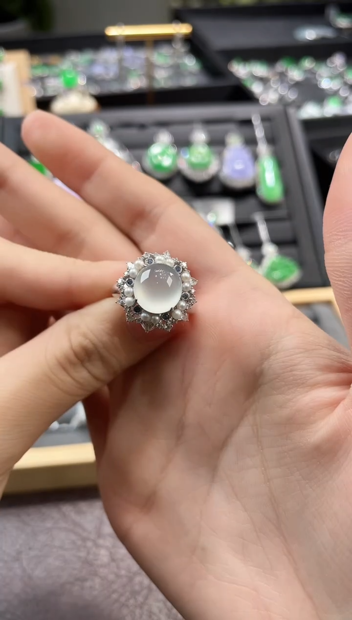 18K金镶嵌戒指翡翠YL01011-18