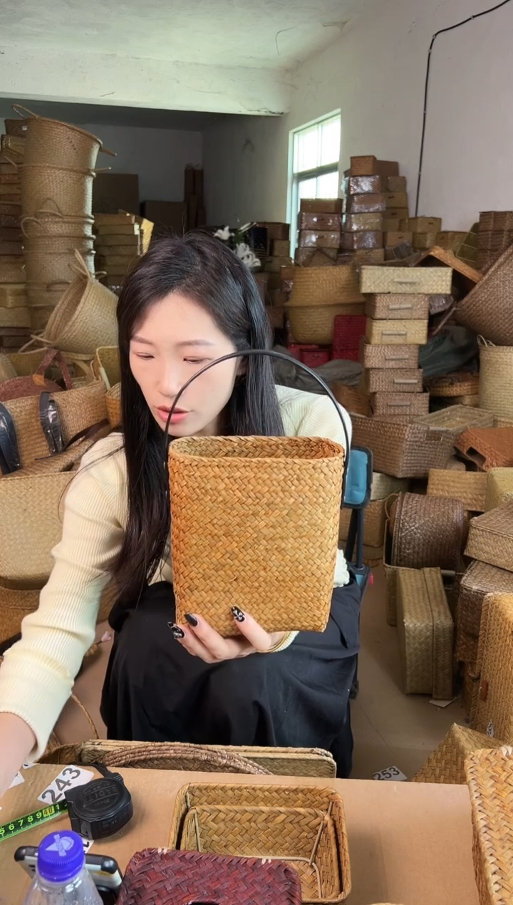 草编草编包/草编收纳盒带瑕疵