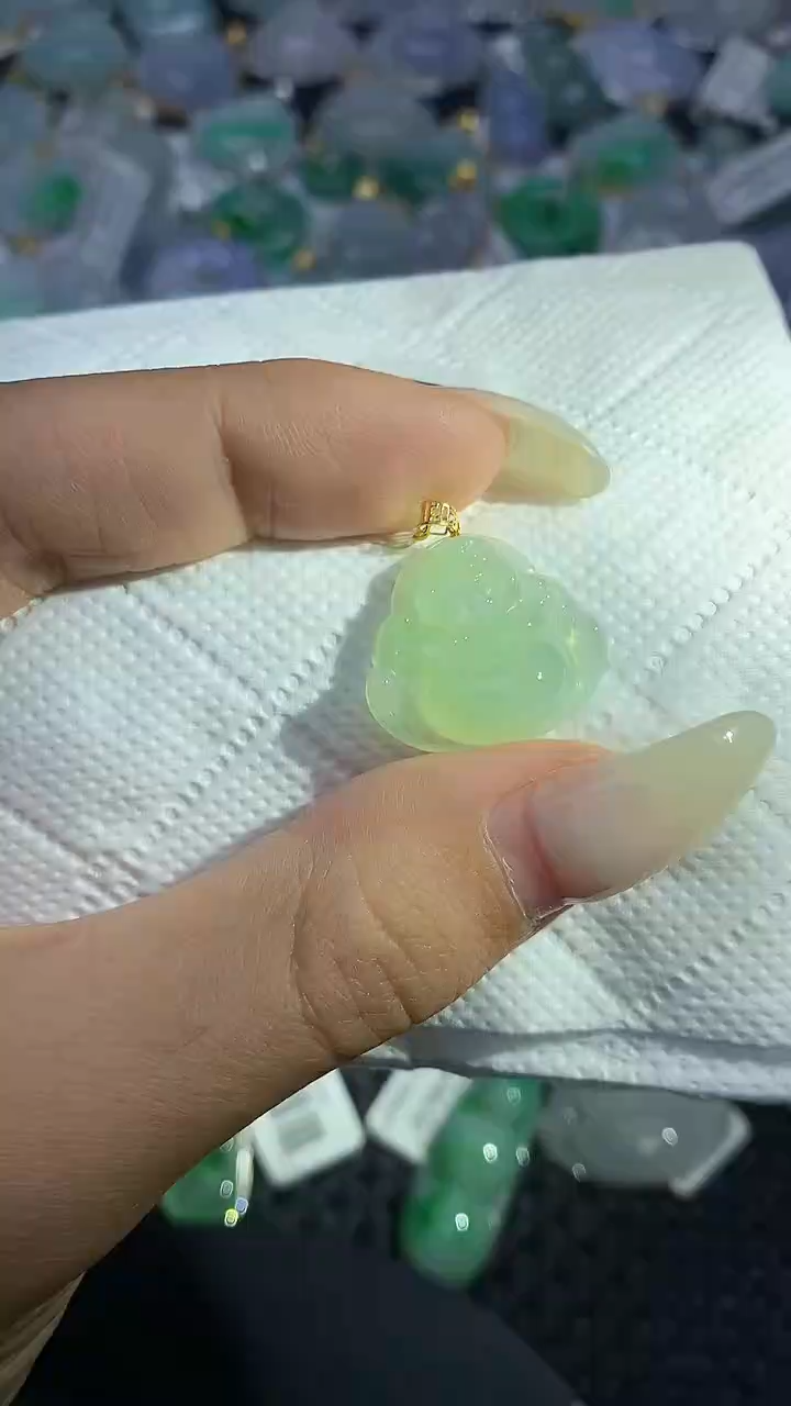 颈饰18K金镶嵌翡翠11111111111
