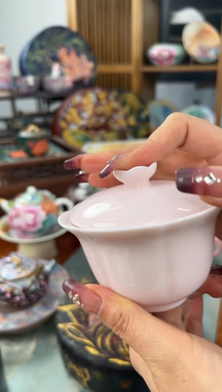 【闪购商品】水粉花瓣竖纹三才盖碗