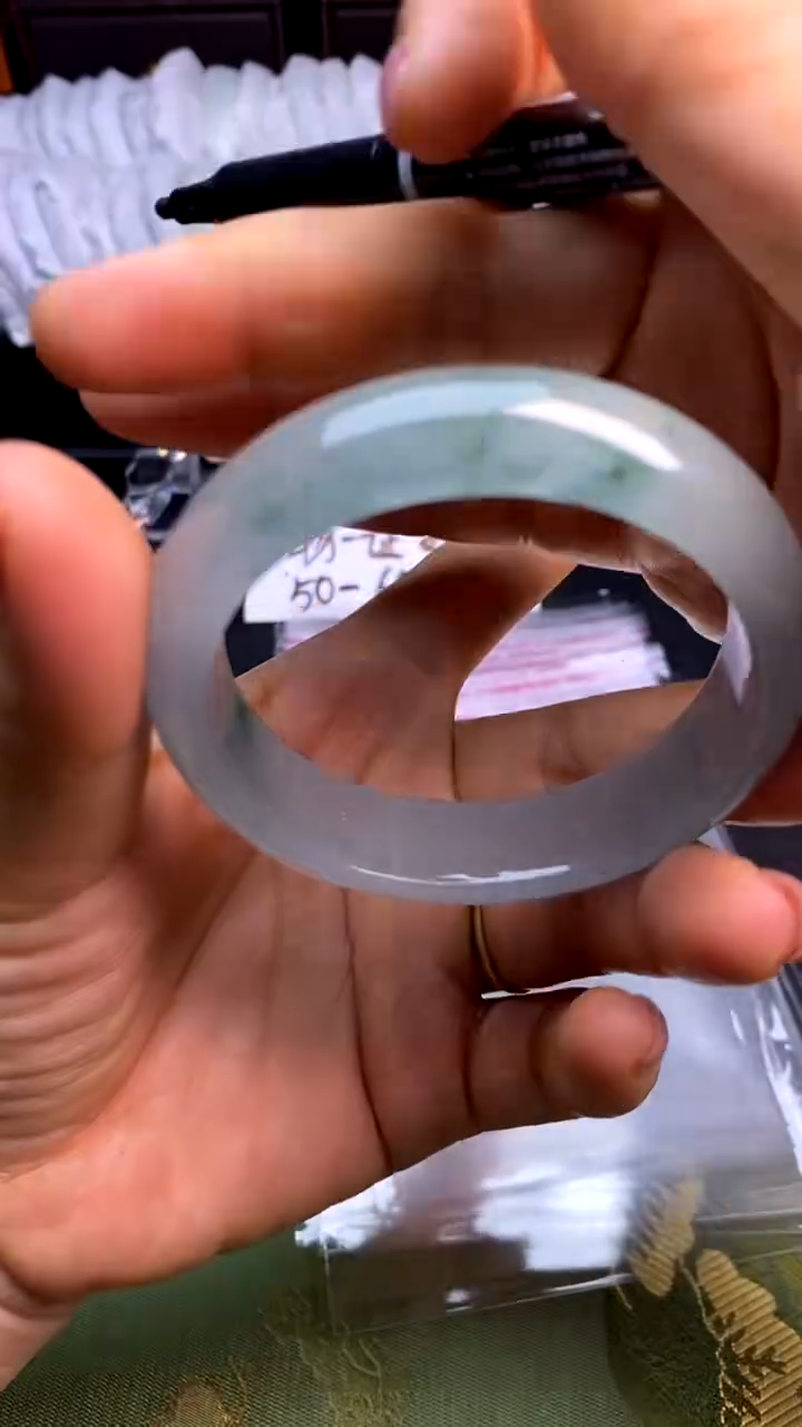 时尚女款缅料手镯37