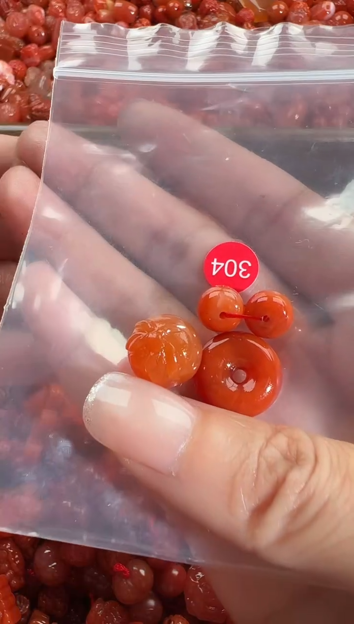 颈饰未镶嵌南红玛瑙1