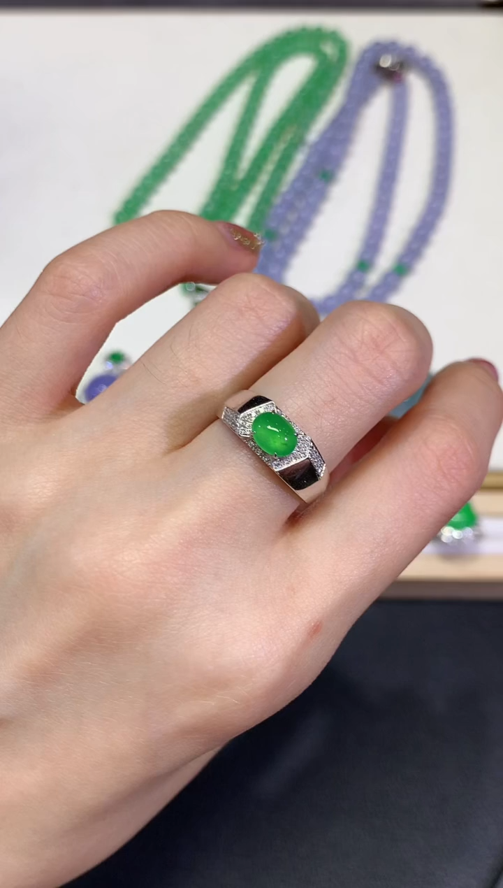 【闪购商品】翡翠颈饰18K金镶嵌团购55