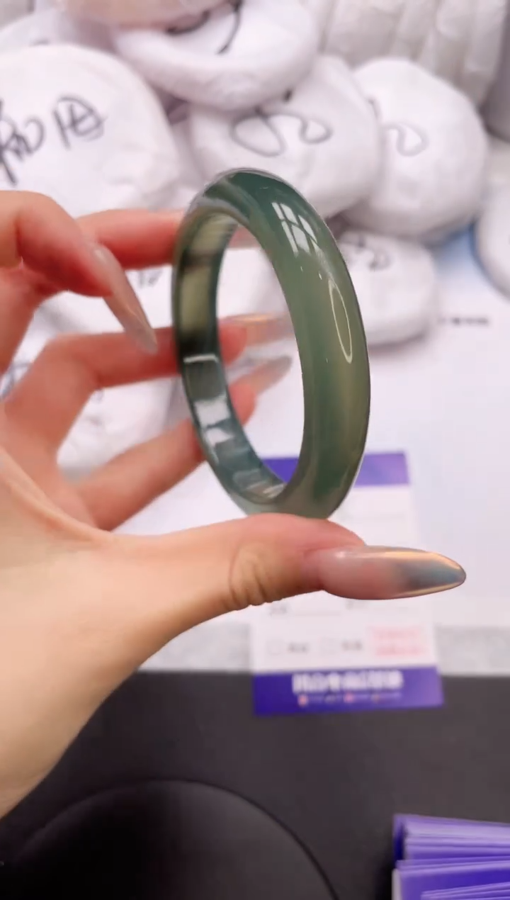 【闪购商品】石英质玉手镯未镶嵌11K48-57