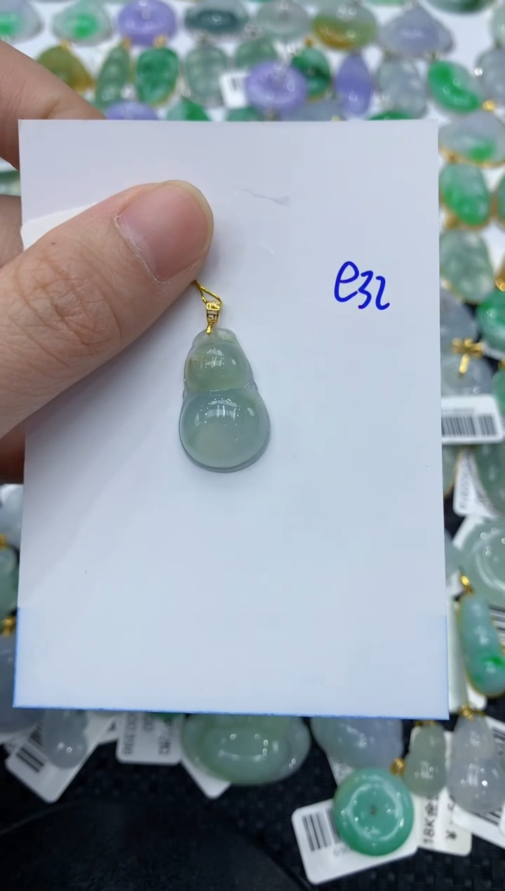 翡翠18K金镶嵌颈饰99999999999