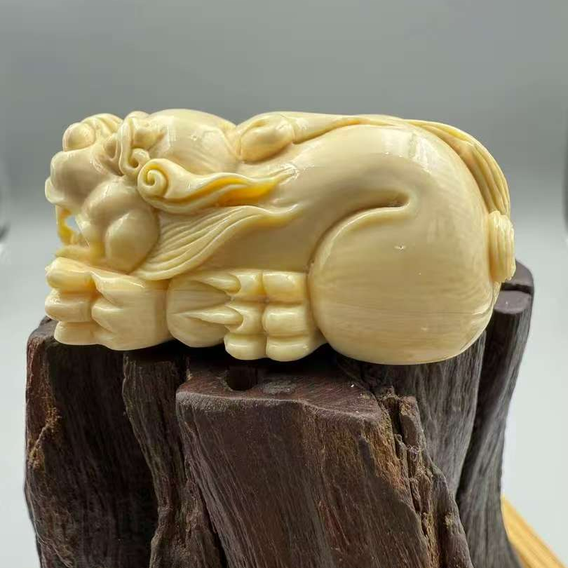  m50769猛犸牙 貔貅·伏财守运 纯手工精雕满雕把件摆件18克价