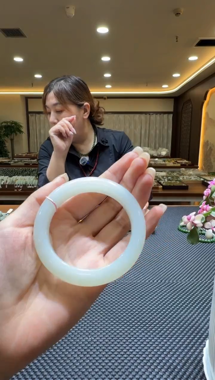 颈饰未镶嵌和田玉手镯55