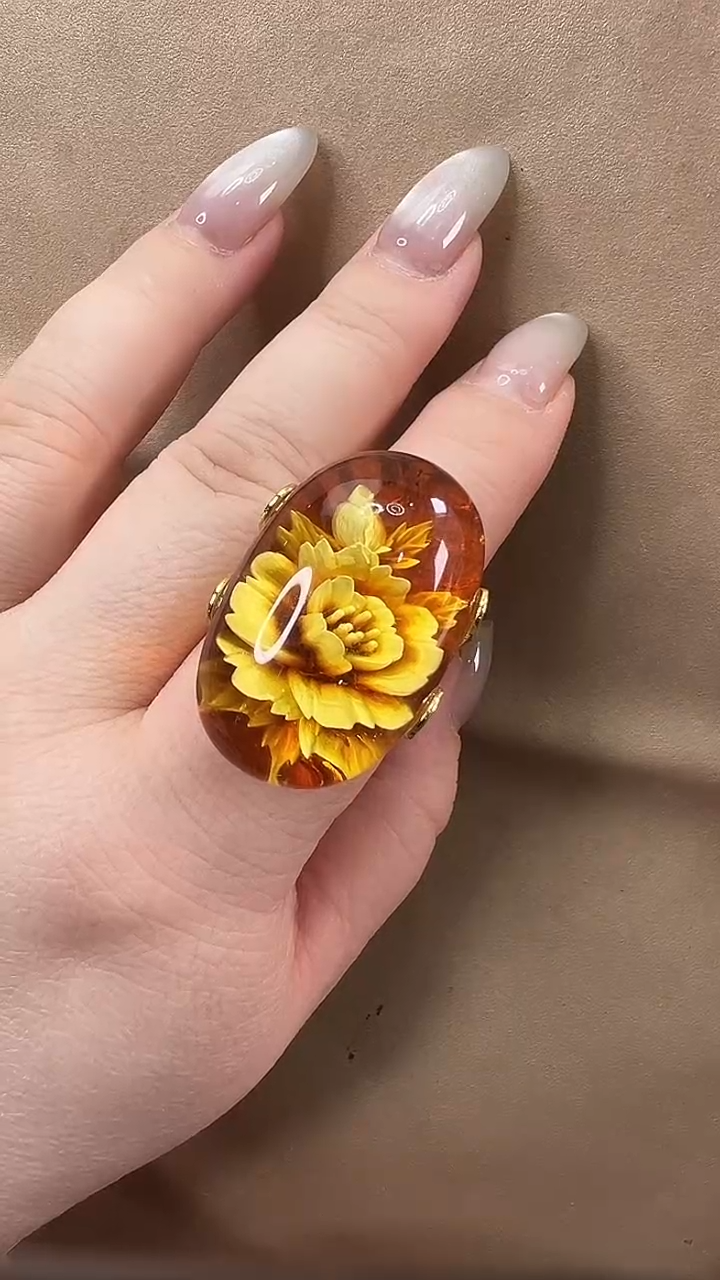 琥珀颈饰未镶嵌戒指