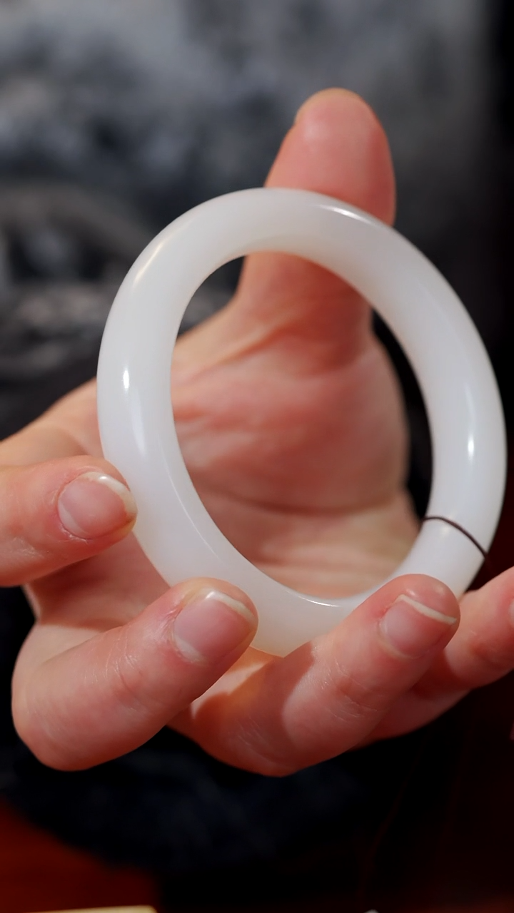 【闪购商品】和田玉颈饰未镶嵌89手镯圈口56