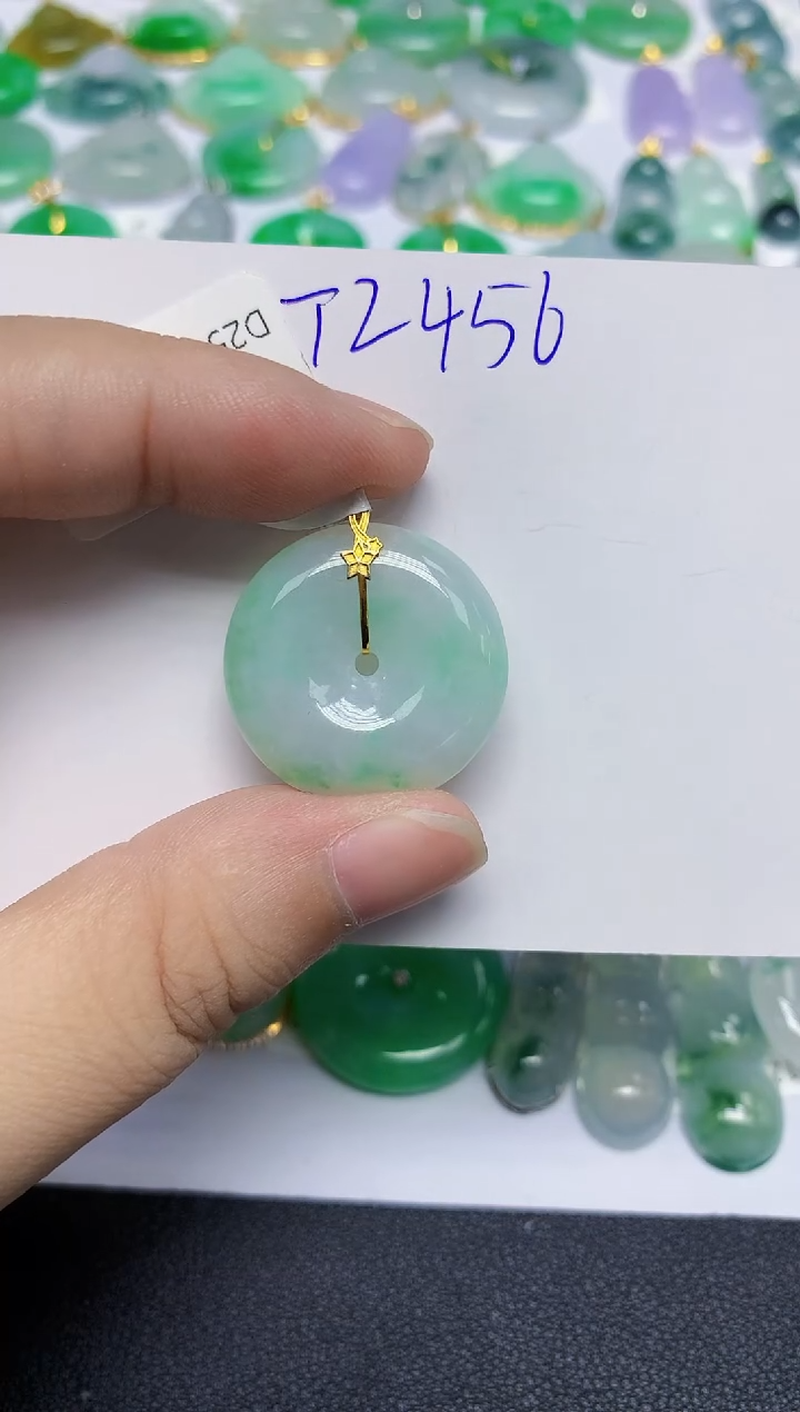 颈饰18K金镶嵌翡翠天然缅甸翡翠A货翡翠百元以上9元证书费自理