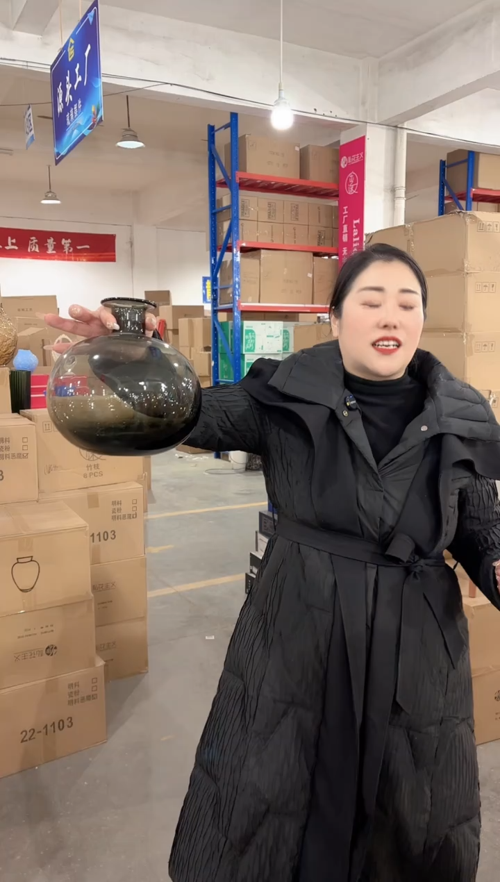 【闪购商品】玻璃唐总花瓶厂-微瑕--I71QI