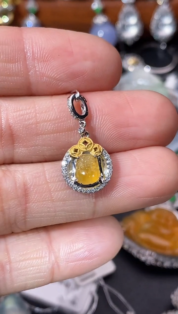 【闪购商品】翡翠吊坠(不含链)18K金镶嵌吊坠