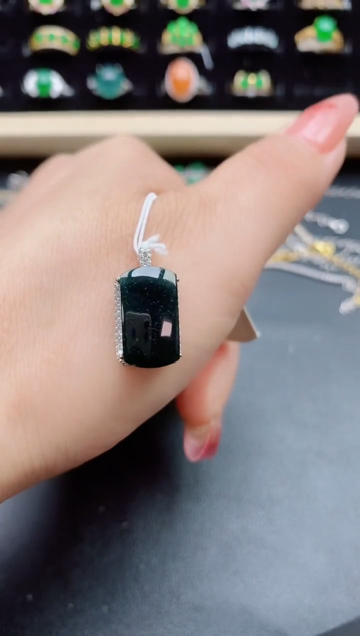 【闪购商品】翡翠吊坠(赠链)银S925镶嵌32321